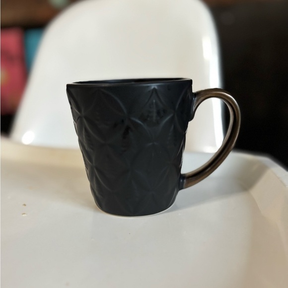 Matte Black Geometric Textured Mug - Picture 2 of 5